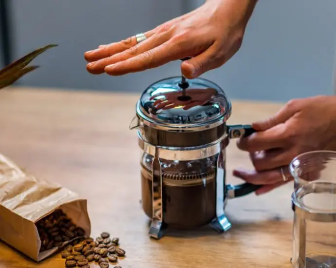 making french press coffee